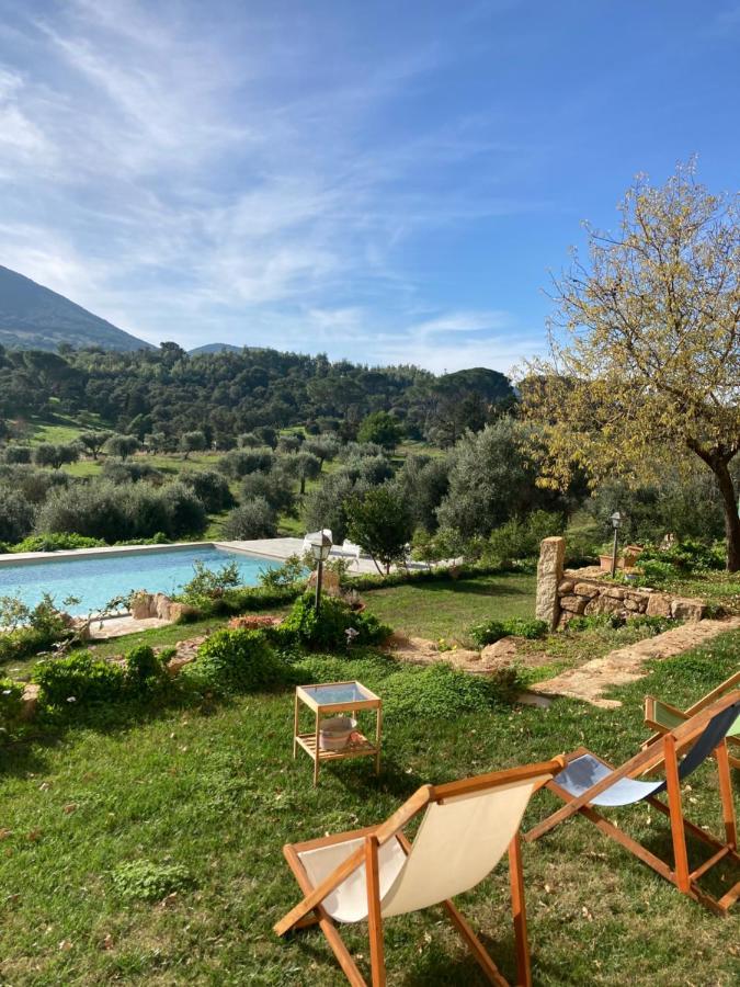 Agriturismo Is Conchisceddas Gonnosfanàdiga Exteriér fotografie