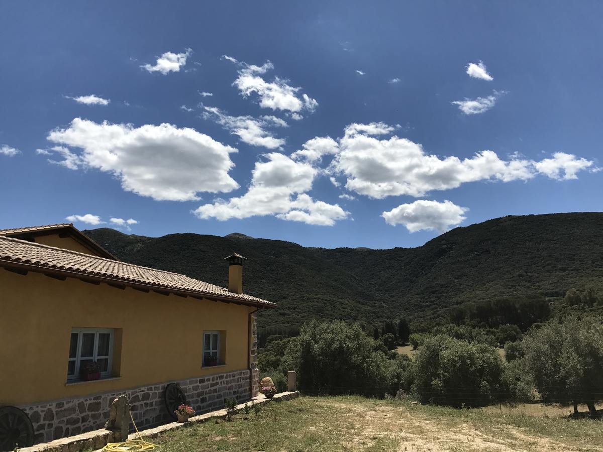 Agriturismo Is Conchisceddas Gonnosfanàdiga Exteriér fotografie