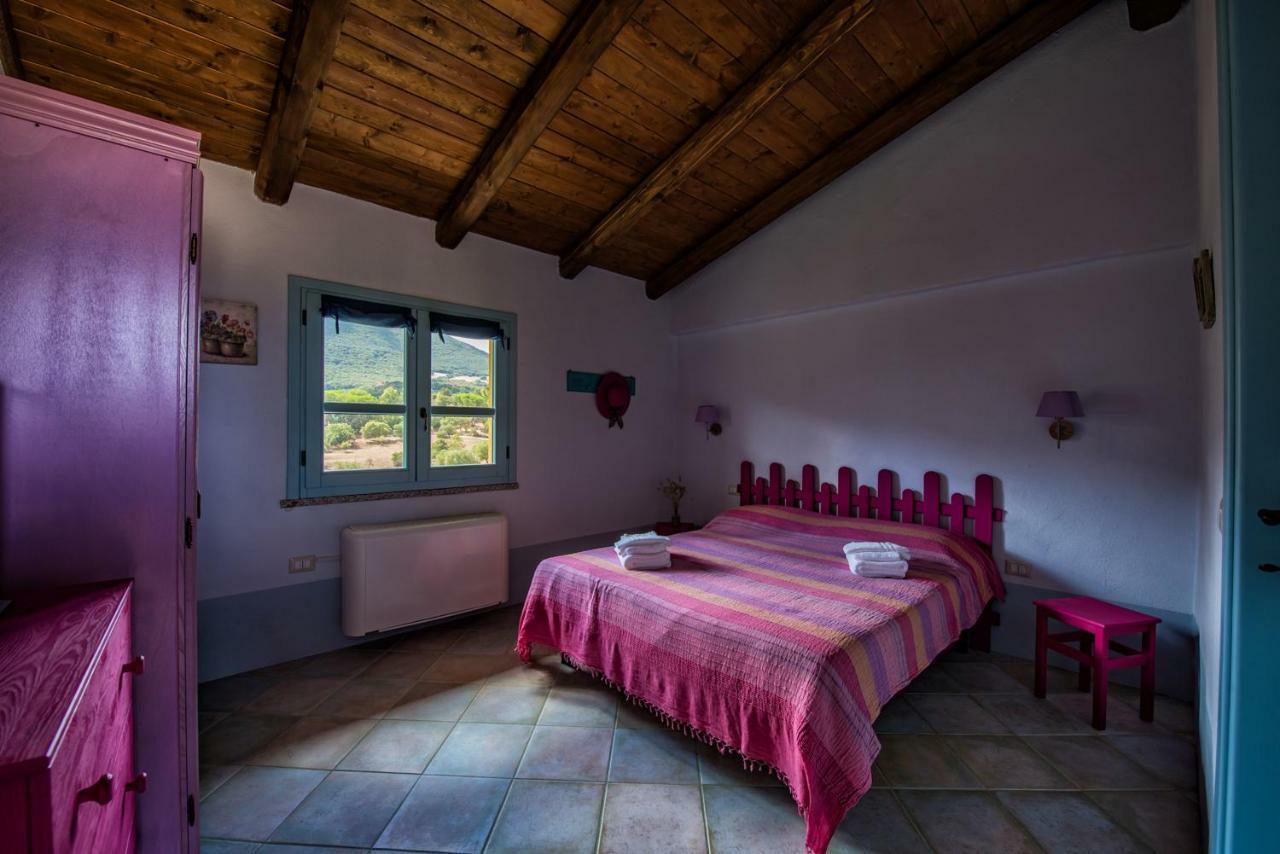 Agriturismo Is Conchisceddas Gonnosfanàdiga Exteriér fotografie
